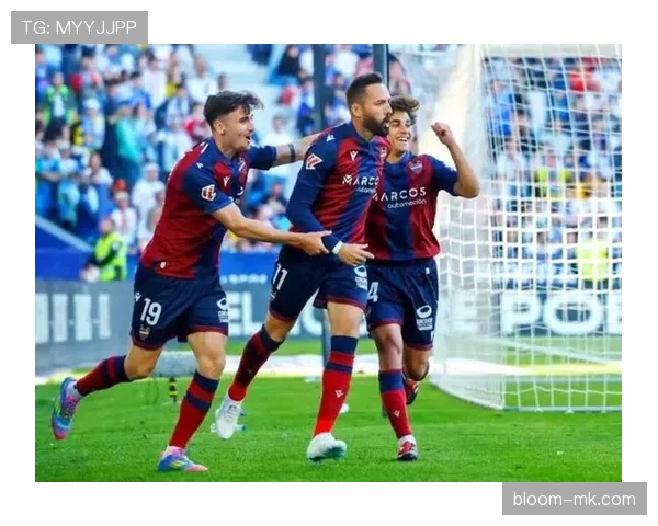 马竞球员在赛场表现稳健，通过团队合作迎来逆转胜利的佳绩